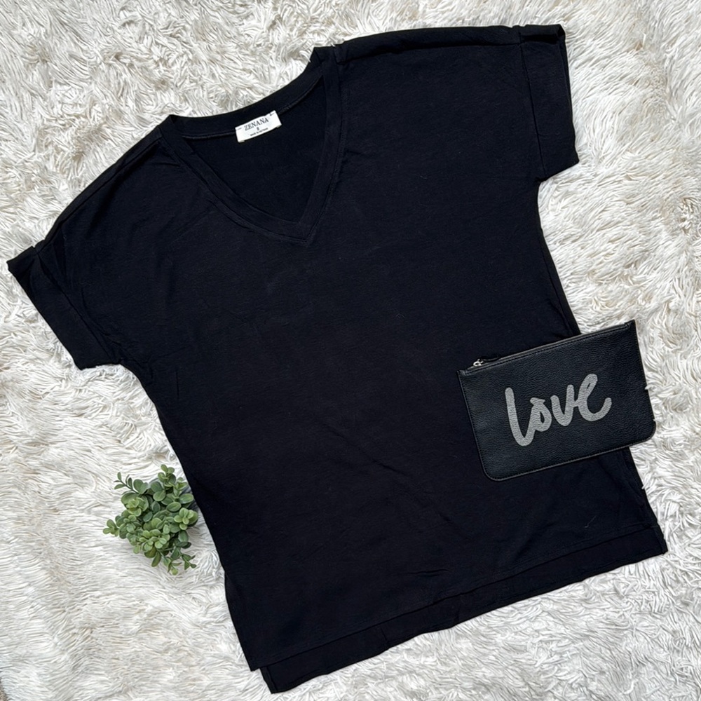 Zenana Short Sleeve V-Neck Split Hem Top 💗 Black